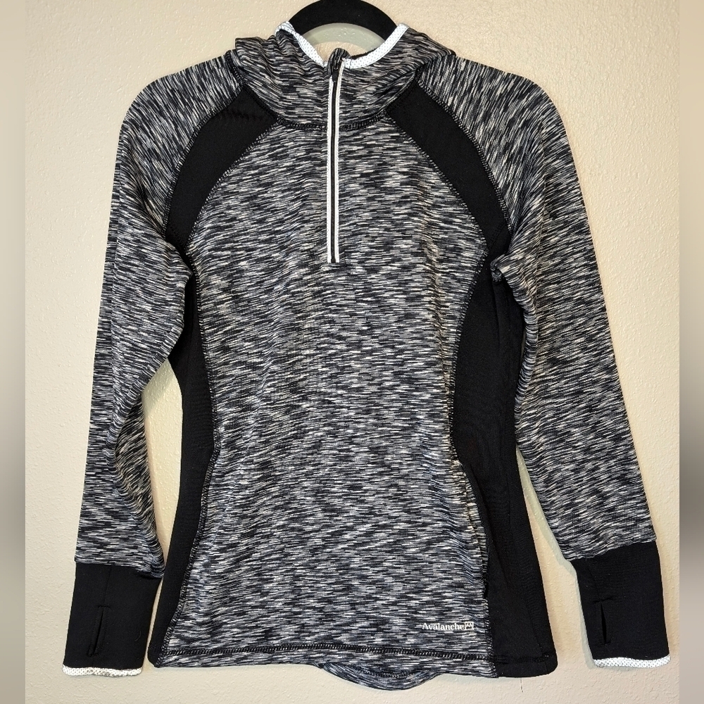 AVALANCHE 1/4 zip hoodie with pony tail & finger holes size Medium color 🖤 🩶